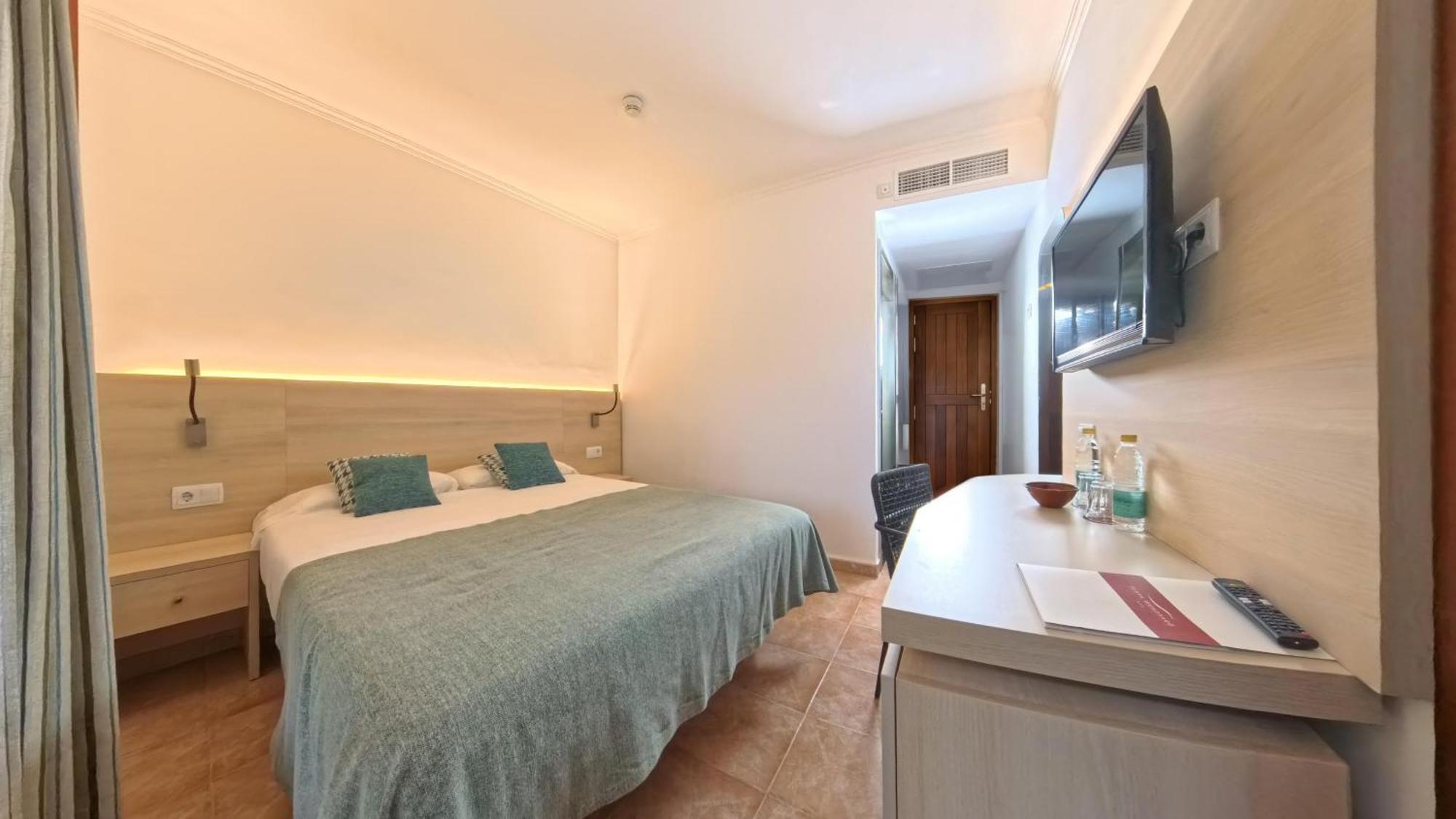 Portopetro Hotel Playa Mondrago מראה חיצוני תמונה